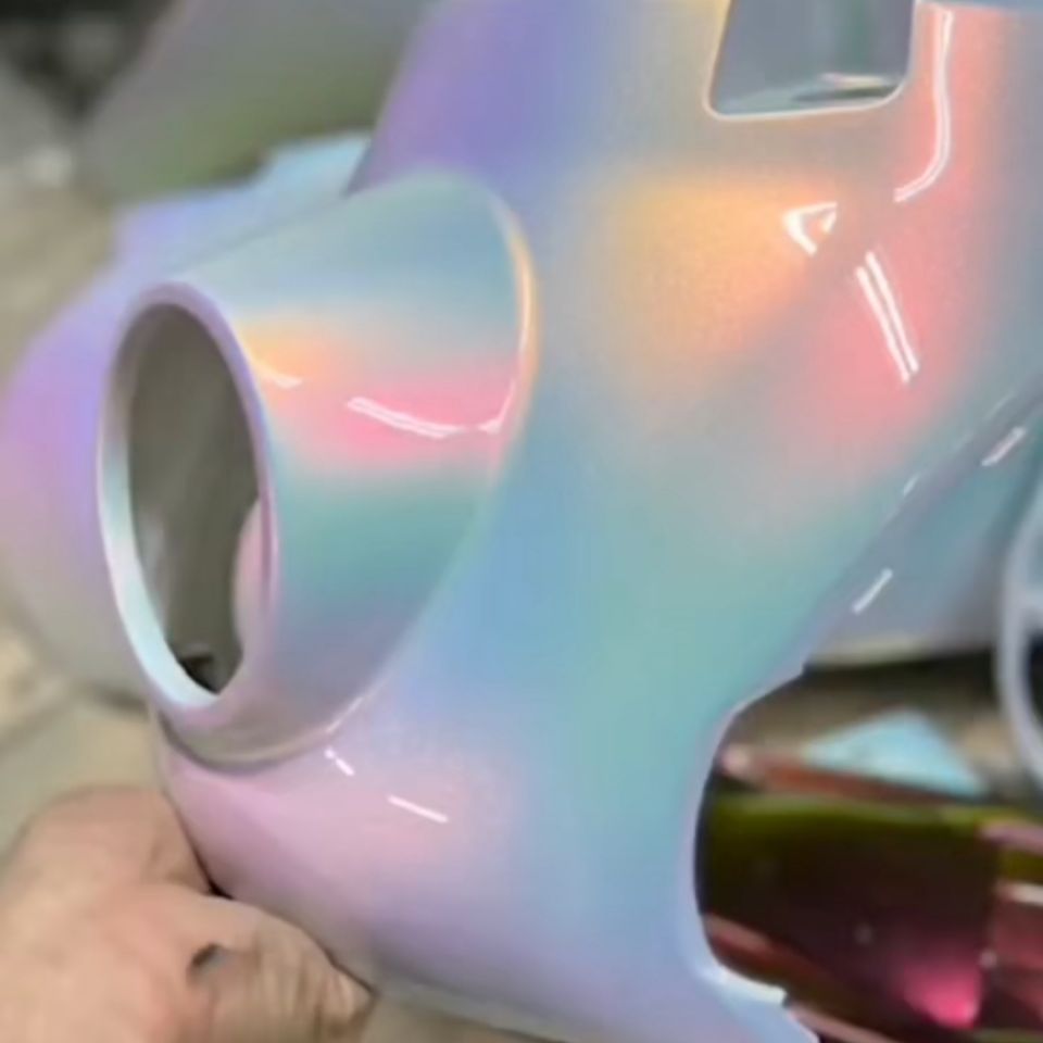 Hypershift Aura Color With White Besed Car Paint & Color Shiftintg